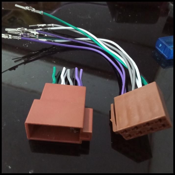 Soket Head Unit Tape Mobil Iso Male Female