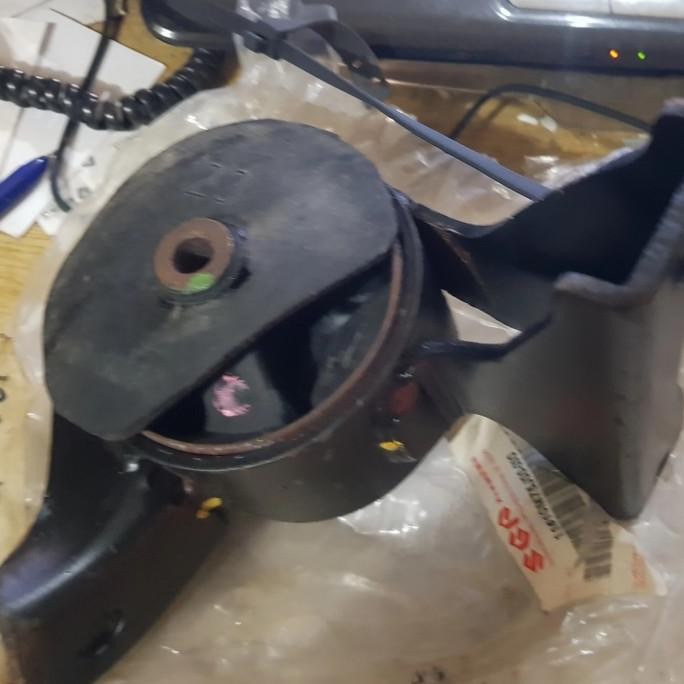 engine mounting suzuki splash ori