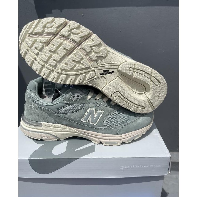 Sepatu Sneakers New Balance 993 Kith Pistachio