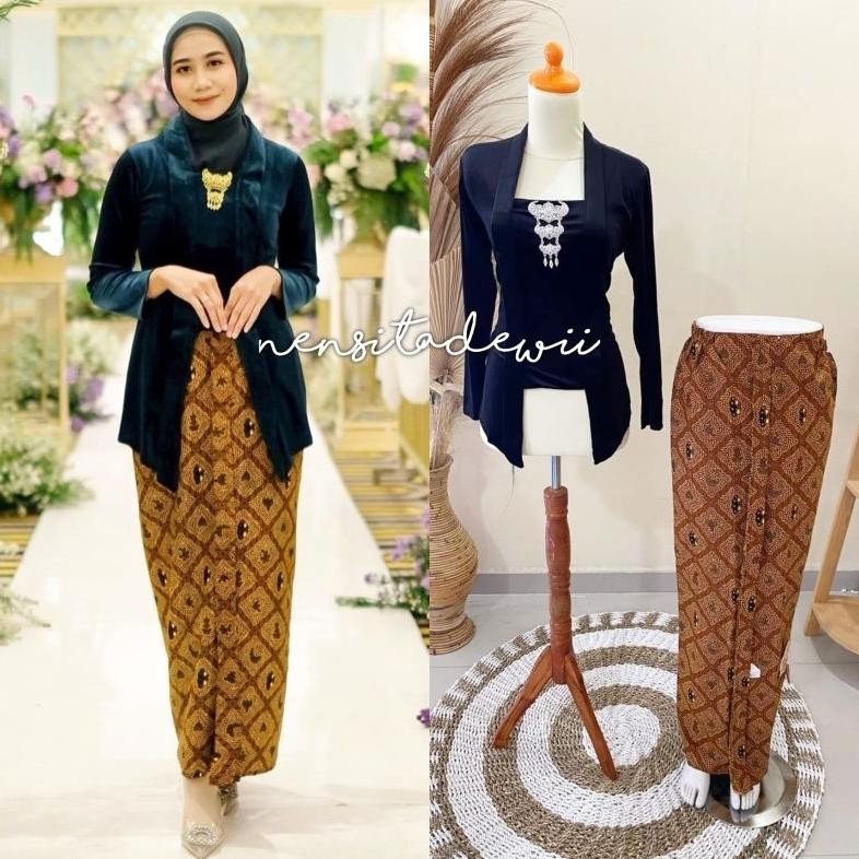 Diskon [1 Set, Hitam] Kebaya Kutubaru + Jarik Wiru Instan / Sidomukti Murah