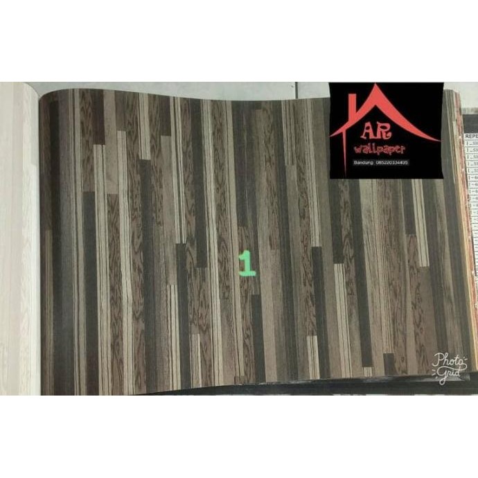 Miliki Wallpaper Motif Lantai Kayu Vinyl