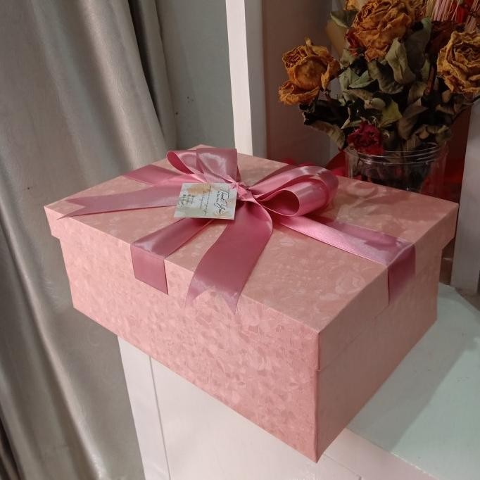 

kotak kado / kotak gift / box gift ukuran 30x20x10cm murah