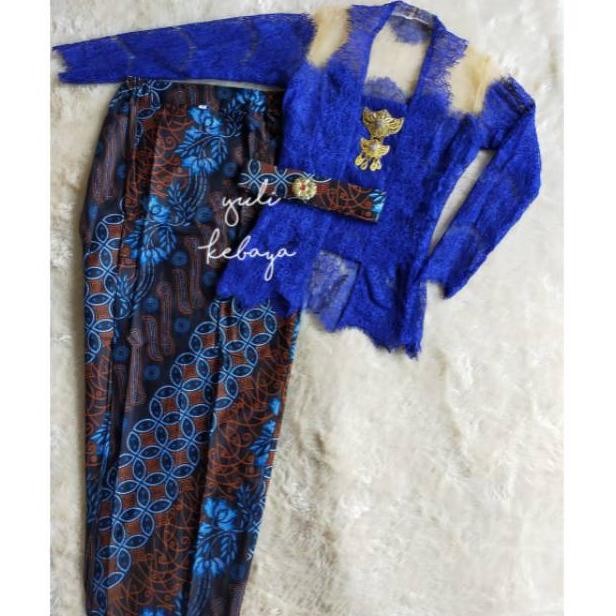 ''Terlaris" Set Kebaya Bali Lengan Panjang Warna Biru Dengan Rok Lipat Pramugari