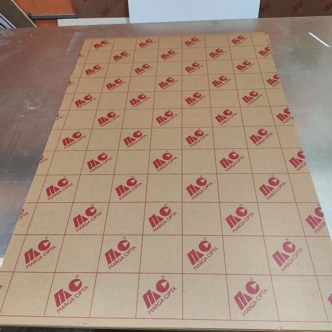 

redi Akrilik Putih Susu 3mm 120x80 cm