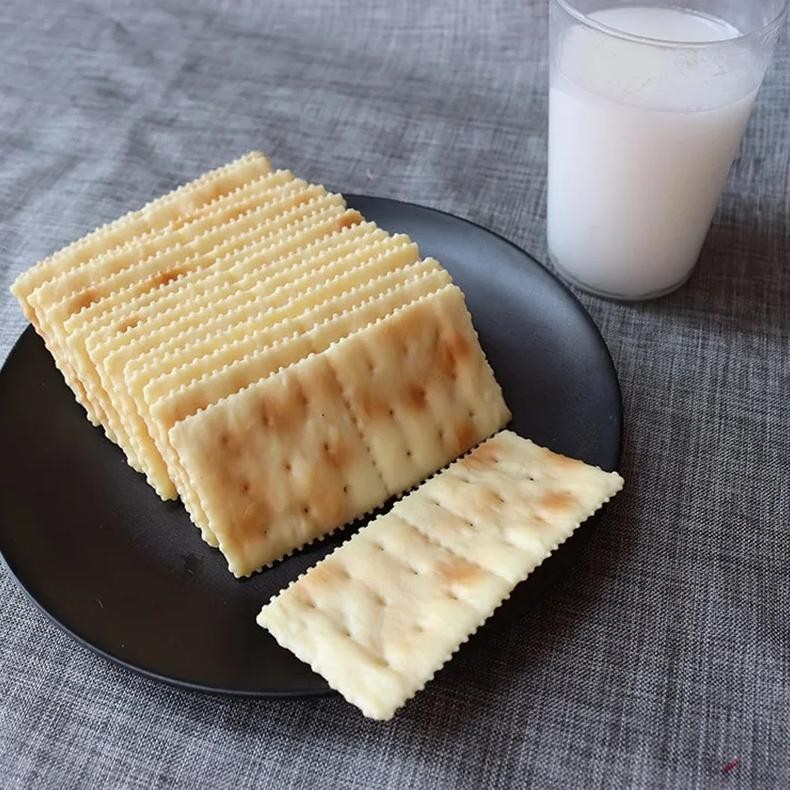 

Simulation Biscuits Toys Artificial Cookie Decor Soda Crackers Model Decorative Models Pvc Food Fake Cookies 10Pc/Lot