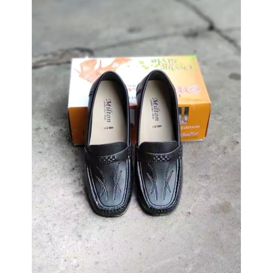 SEPATU PANTOFEL MM MILTON WANITA/SEPATU PANTOFEL TANPA HAK WANITA COD HM