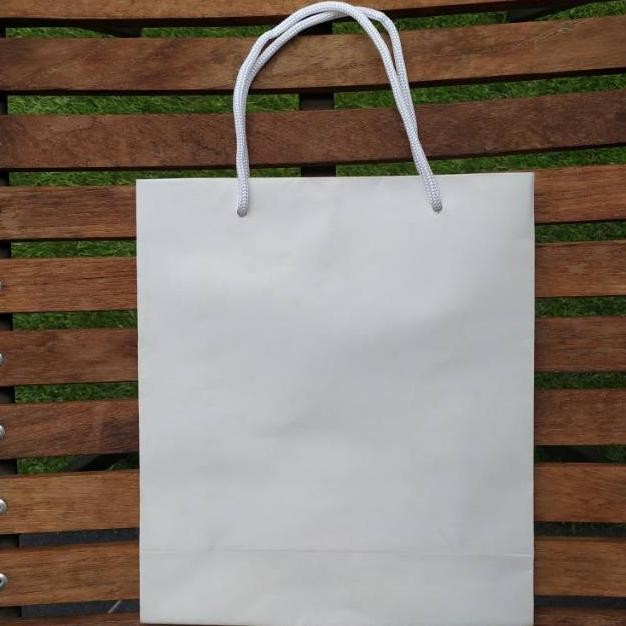 

th-23 Ok75 White Paper Bag / Shopping Bag / Goodie Bag 24x21x8 cm @12pcs Berkualitas Hemat