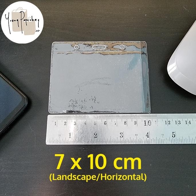 

Jg-8 Kantong Plastik Mika Cover Nametag Panitia / Id Card Uk. 7 X 10