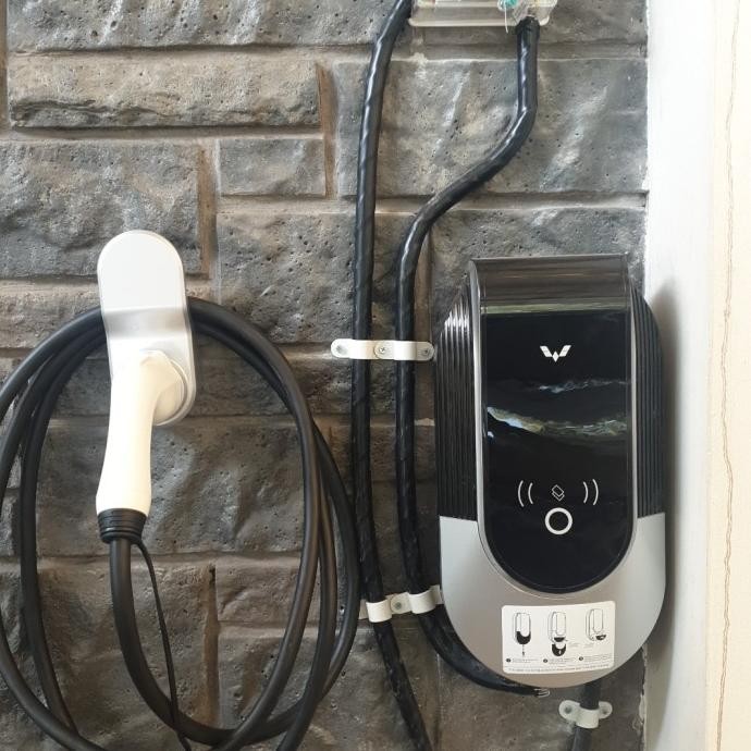 charger mobil listrik ev