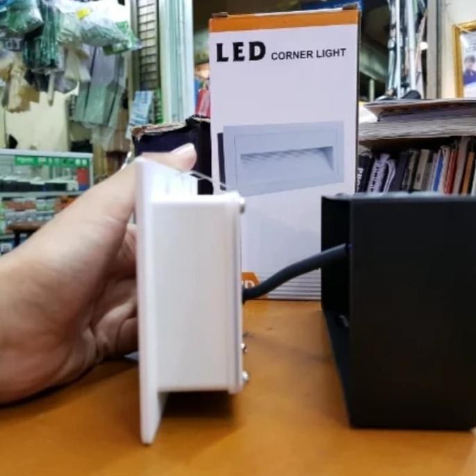 Lampu dinding tanam tangga import