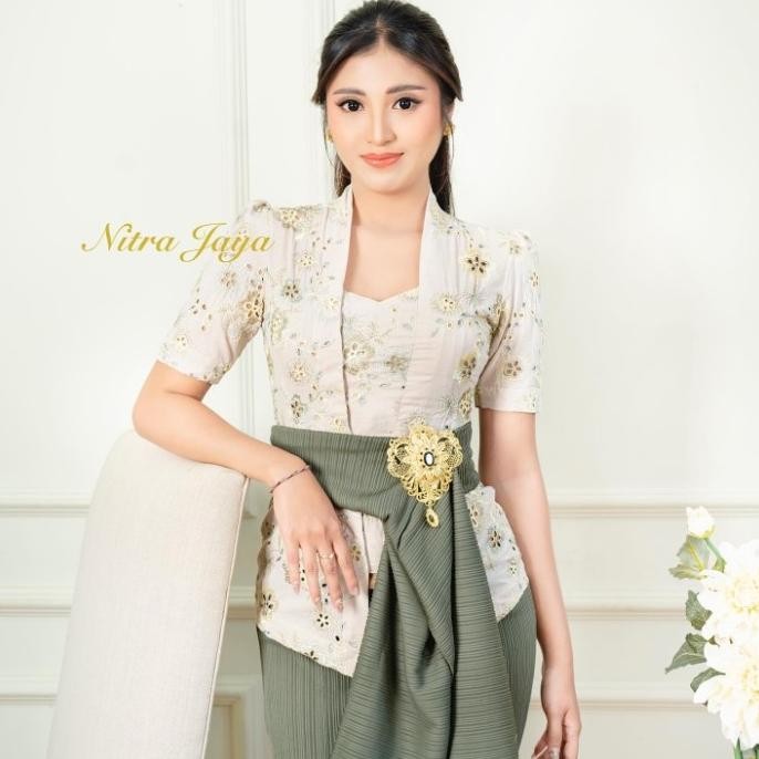 KEBAYA CREAM KEBAYA HIJAU KEBAYA KUTUBARU KEBAYA MODERN KEBAYA WISUDA KEBAYA AKAD KEBAYA TRADISIONAL