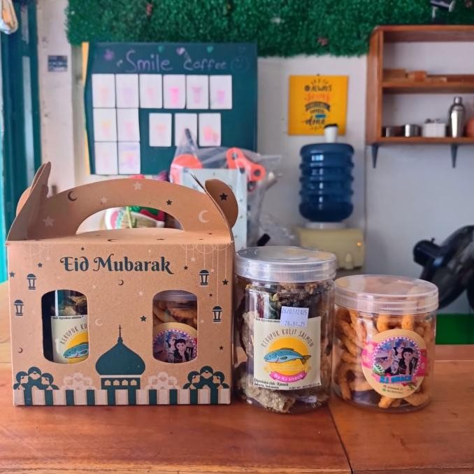 

Murah Hampers Lebaran Keripik Salmon Dan Stik Keju Premium Snack Parcel Enak