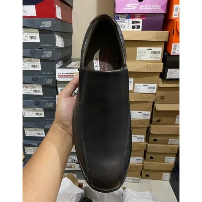 Sepatu slip on pria Skechers Arch Fit Ogden Kersey 204741 DKBR