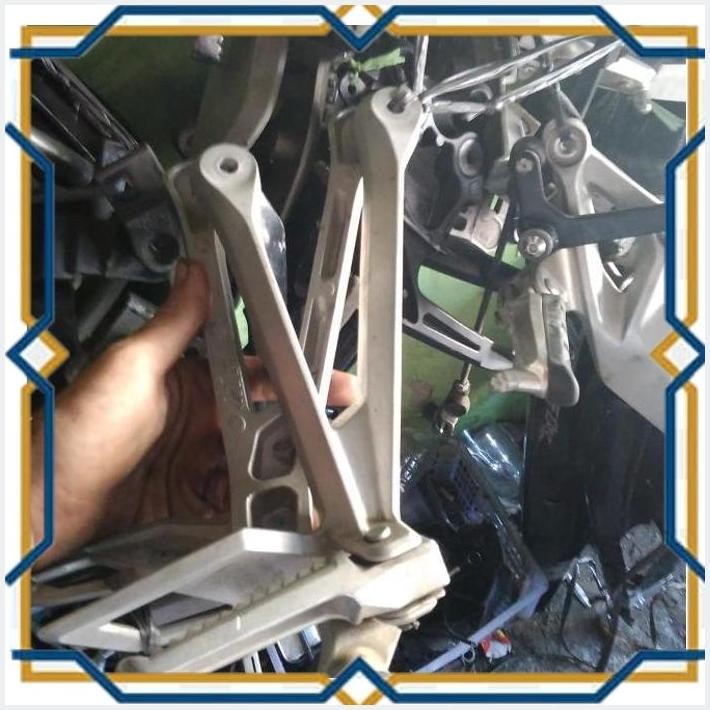 [SCP] STEP FOOTSTEP POSTEP FOOT PIJAKAN KAKI BELAKANG NEW CBR150R CBR K45G