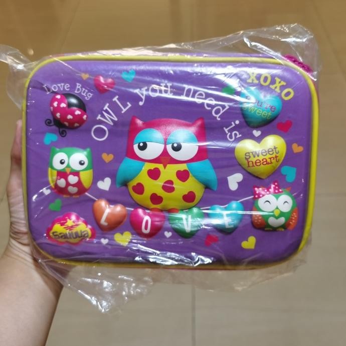 

Terbaru Pencil Case Tempat Pensil Sanwa Smiggle Hardtop Motif Timbul 3D