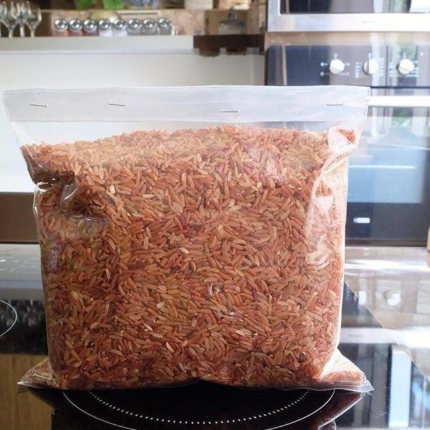 

tersedia beras merah muda (kupas kulit) 5 kg (khusus gojek)