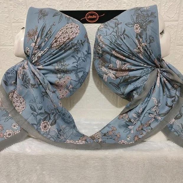 Diskon HIJAB SEGI EMPAT VOAL MOTIF BUNGA PEACH BIRU MUDA
