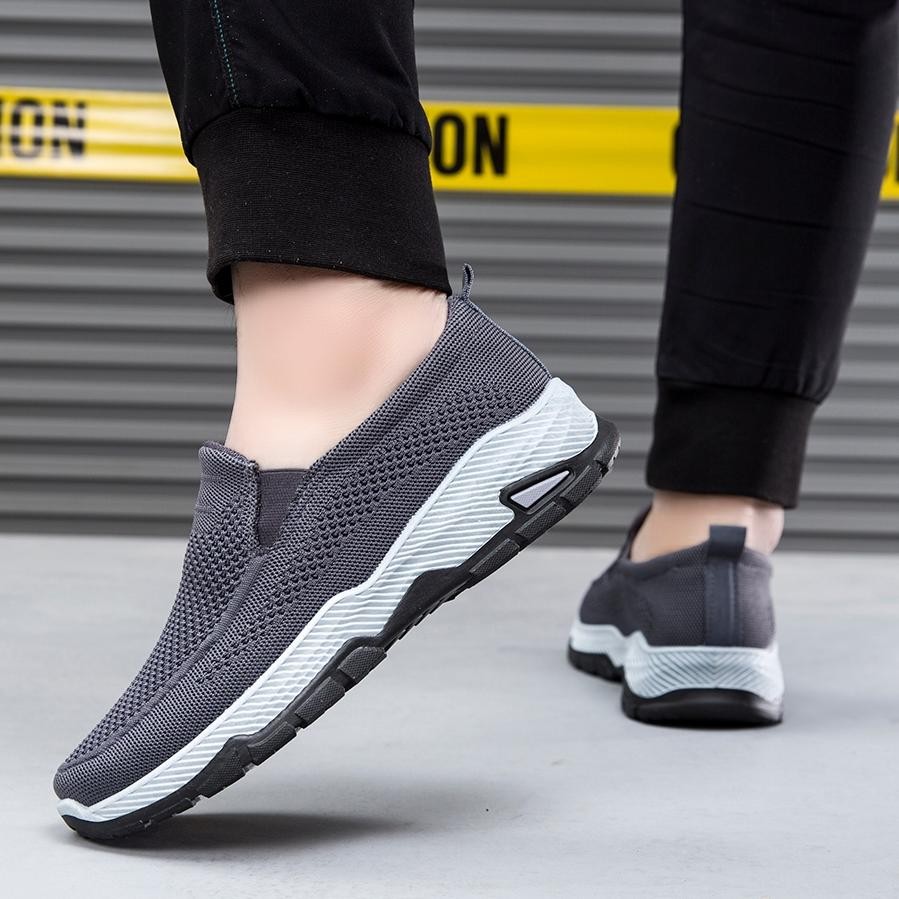 Highland Sepatu Pria Slip On Casual Sekolah Sepatu Slop Kerja Outdoor Sepatu Cowok Sepatu Sneakers P