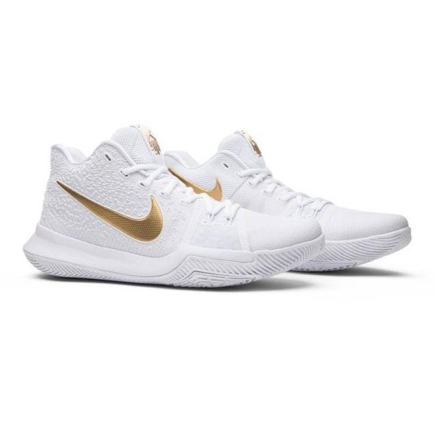 Terlaris Sepatu Kyrie 3 Finals