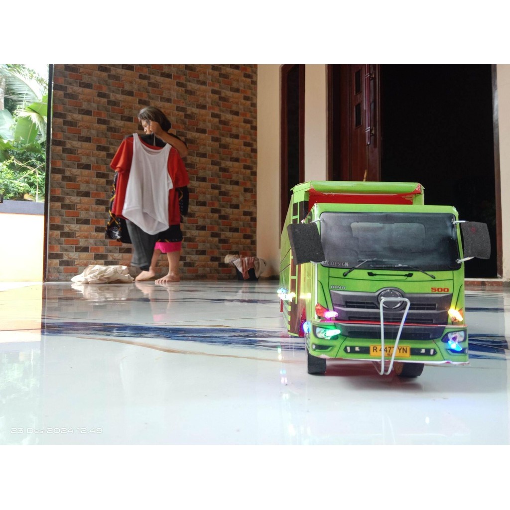 miniatur truk tronton hino 500 full lampu