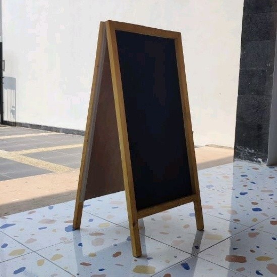 

Papan Tulis Kapur Blackboard Standing 2 Muka Double Face Ukuran 40x80 / Jati Belanda / Blackboard