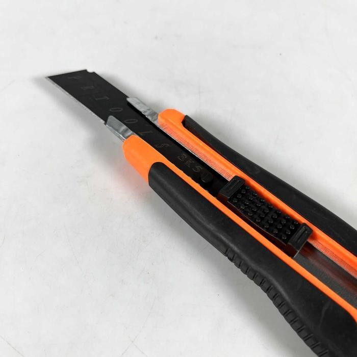 

Pisau Cutter Industrial Blade Coated Sk5 18Mm Shockproof - Tr-18