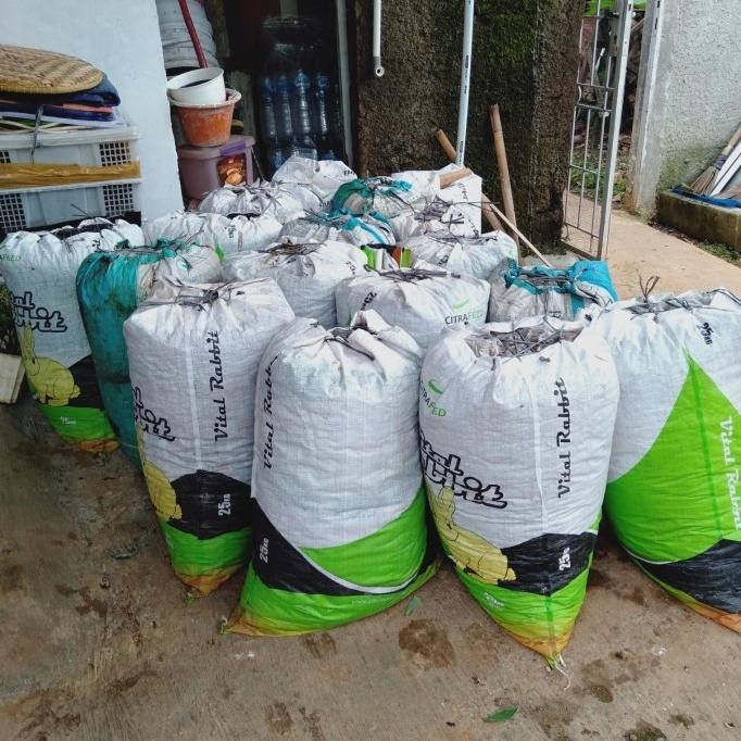 

Terlaris |Executive| Pupuk Kandang Super Kohe Kelinci Kering Berat Kg