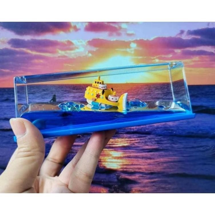 Hiasan dekorasi One piece Trafalgar Law's Gelembung Submarine boat decoration
