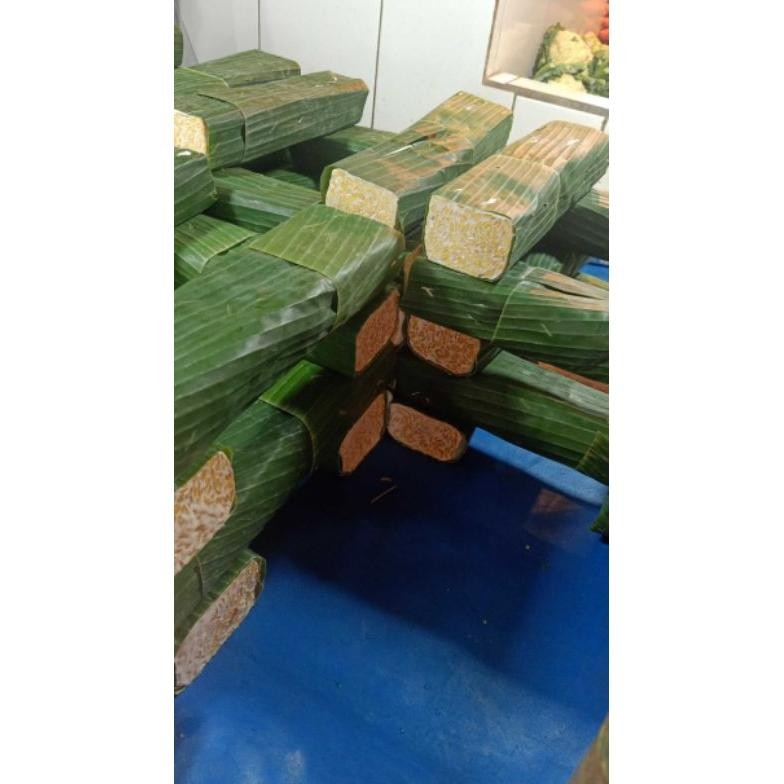 

Waktu Terbatas Tempe Daun 1 Papan Panjang Berat 600Gr- 700Gr
