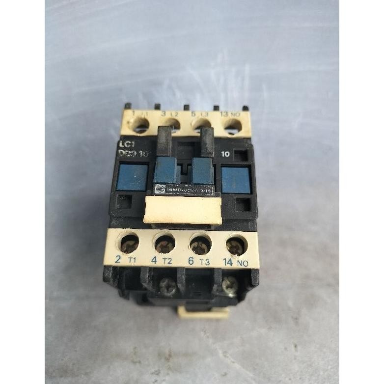 NEW kontaktor Schneider telemeneque 25a 220v