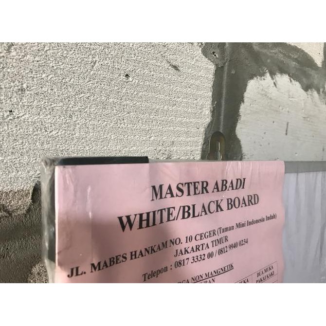 

Papan tulis / whiteboard gantung 60X80 magnetic Kualitas Original