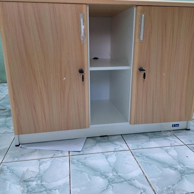 

Lemari Crazenda 2 Pintu 1Rak Uno (maple-white) UCR 7368 Kualitas Original