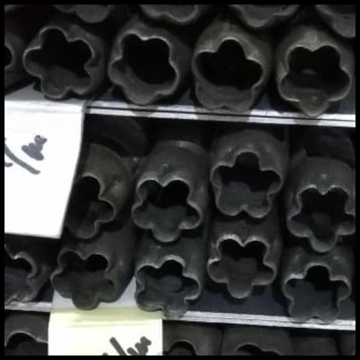 

Plong Pembolong Bunga 13Mm 1,3Cm 5 Kelopak