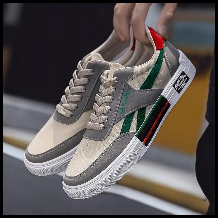Terlaris Sepatu Sneakers Pria Terbaru Sepatu Warm Zone Cad Cdr  Sepatu Import Original & Trendy Canv
