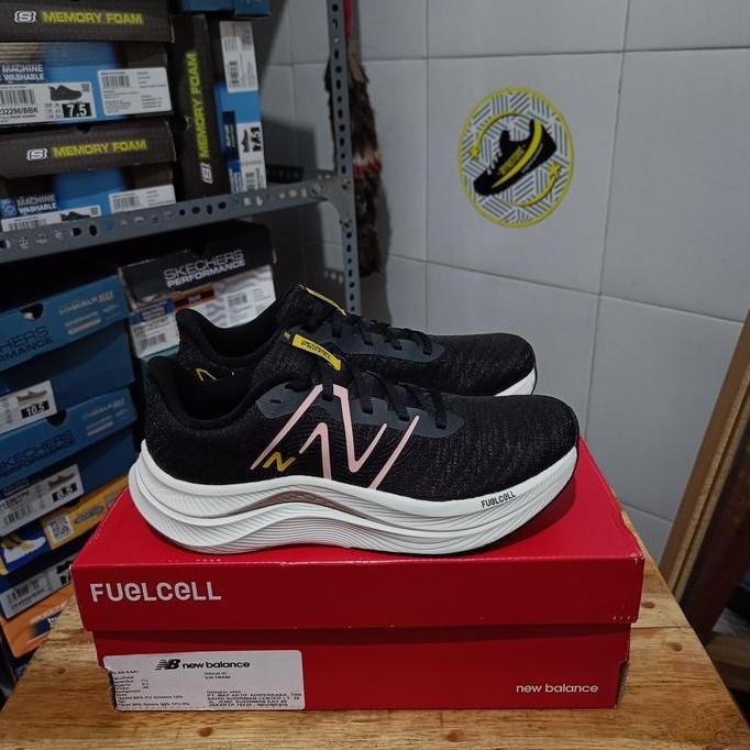 Ready Stock New Balance Fuelcell Propel V4 Black - Women'S Running Shoes