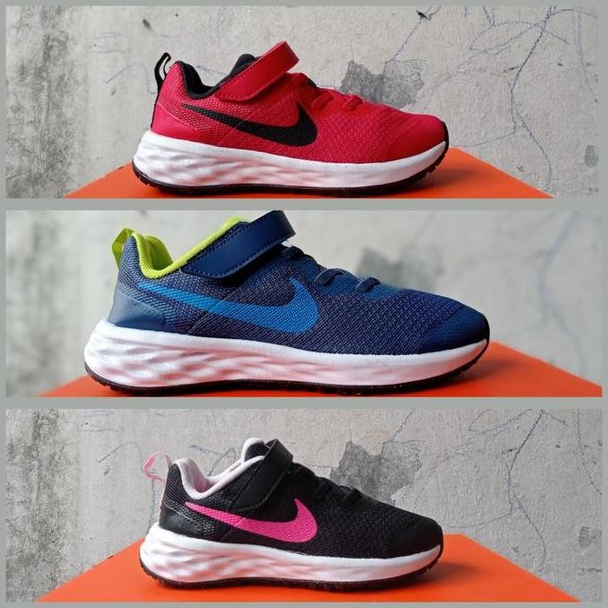 Tersedia sepatu anak Nike revolution 6 SE Unisex Child Casual Shoes