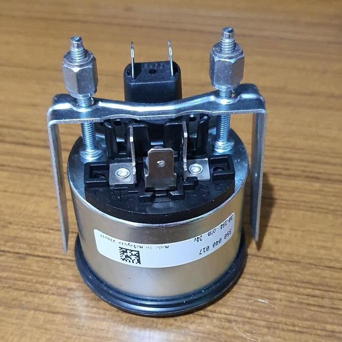 . VDO Oil Pressure Gauge 350040004