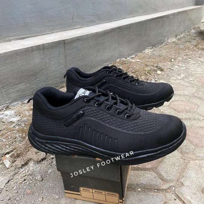 Tersedia SEPATU SEKOLAH HITAM POLOS SMP SMA TERBARU / SEPATU OLAHRAGA HITAM CEWEK COWOK KEREN Casual