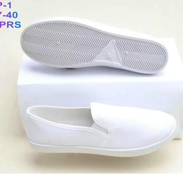 Sepatu Wanita Putih s Dan Hitam s Tanpa Tali / Sepatu