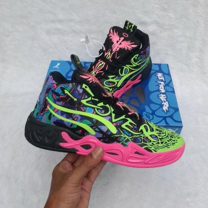 Tersedia SEPATU LAMELO BALL MB.04 MULTICLOR