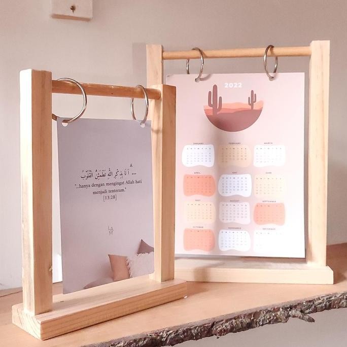 

Stand Gantungan Menu Nomer Meja Kalender Kayu Resto Cafe Co