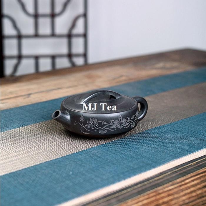 Yixing Purple Clay Teapot Pure Hand-Carved Tile Han Clay Teapot Maison Auratea