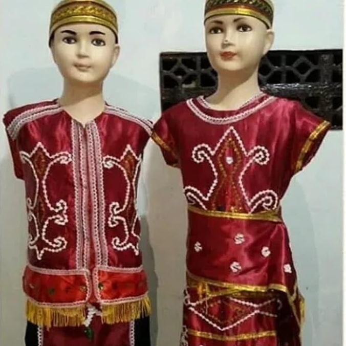 Baju Adat Kalimantan Barat // Pakaian Adat Kalimantan