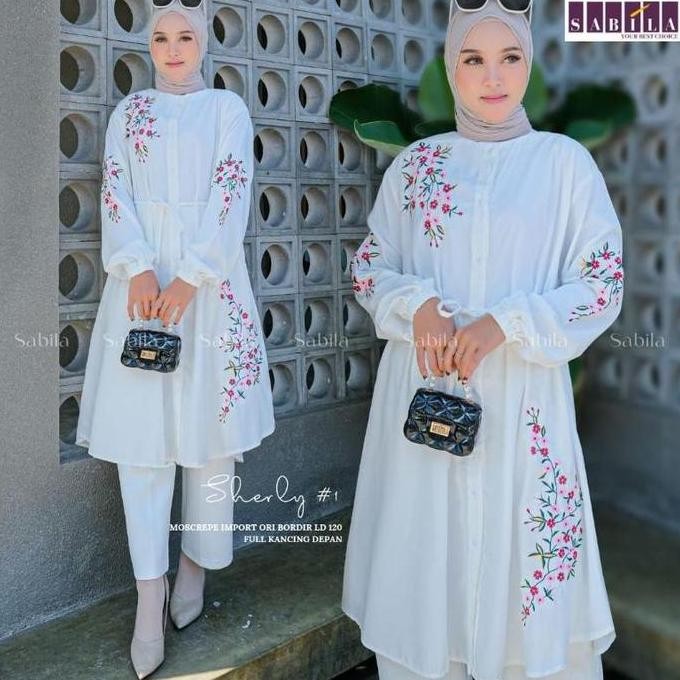 Kemeja Tunik Panjang Putih Wanita Muslim. Baju Atasantunic Casual