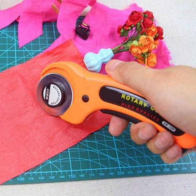 

ready !!! Cutter Rotary Cutter Bulat Roll 45MM Cutter Kardus Cutter Steel Blade