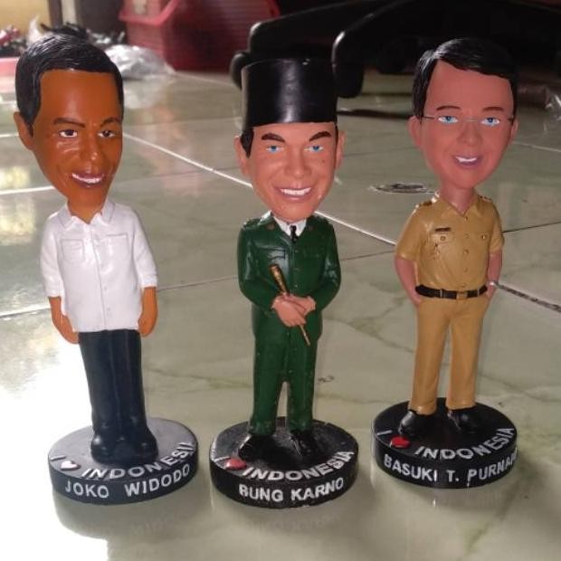 Action figure pajangan tokoh nasional soekarno jokowi ahok