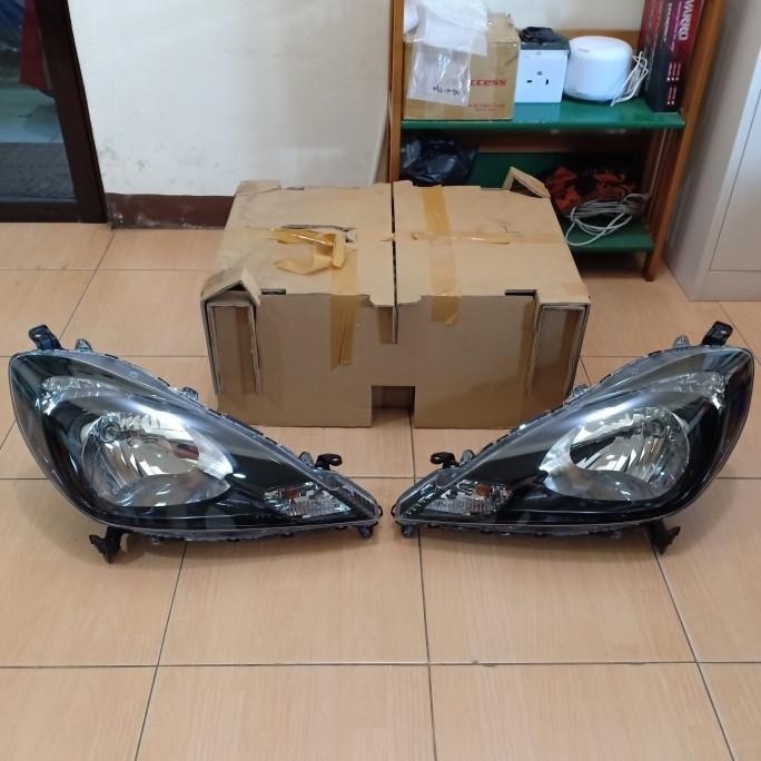 Headlamp / Lampu Depan Jazz GE8 Black 2013 Genuine