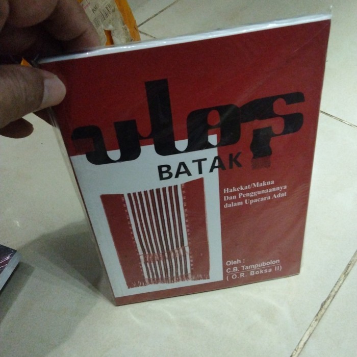HOT SALE BUKU ULOS BATAK Hakekat/Makna Dan Penggunaan dalam Upacara Adat, ORI