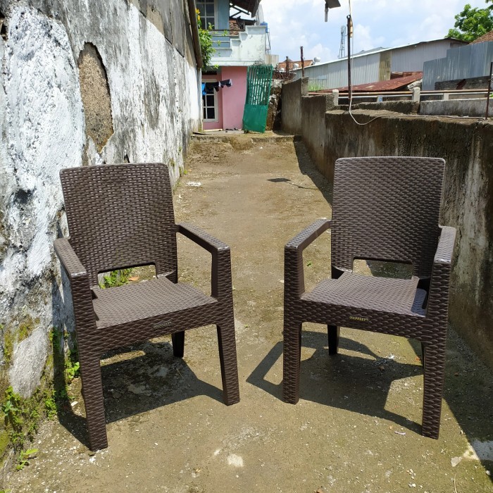 Kursi Plastik Sandaran Tangan Napolly