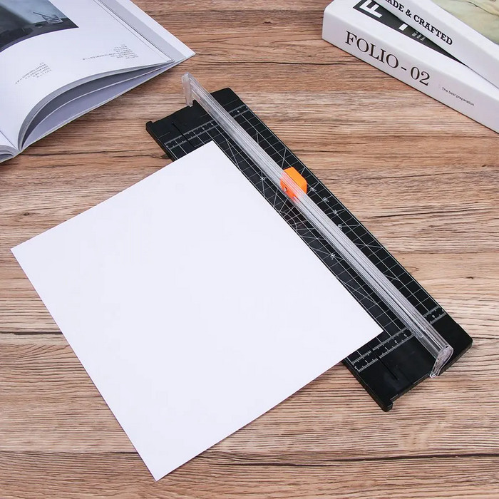 

Paper Trimmer Cutter Portable Alat Pemotong Kertas A4 + Free Refill